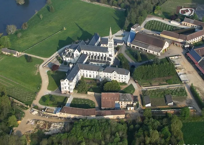 Maison Entière Plein Centre Du Village, La Trappe * Soligny-la-Trappe